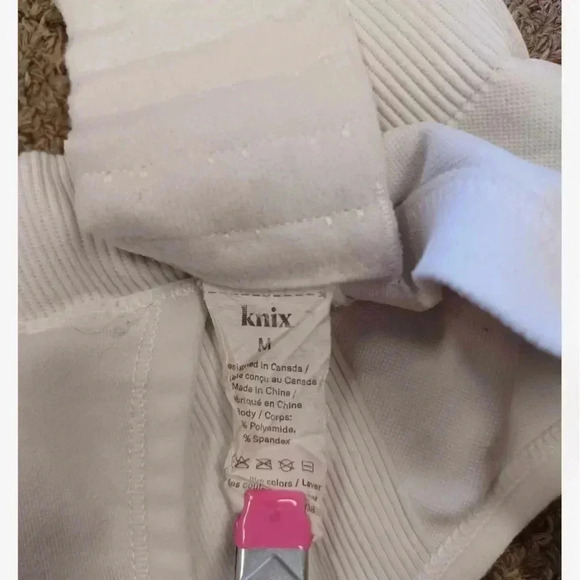 💥HOST PICK 💥 Nursing Sports Bra White Adjustable Straps Size Medium - Picture 7 of 8